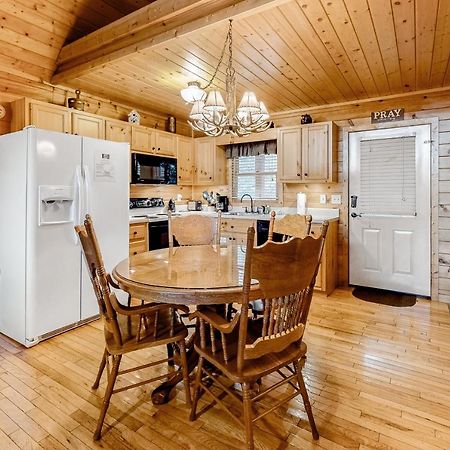 Hills Hideaway Villa Sevierville Bagian luar foto