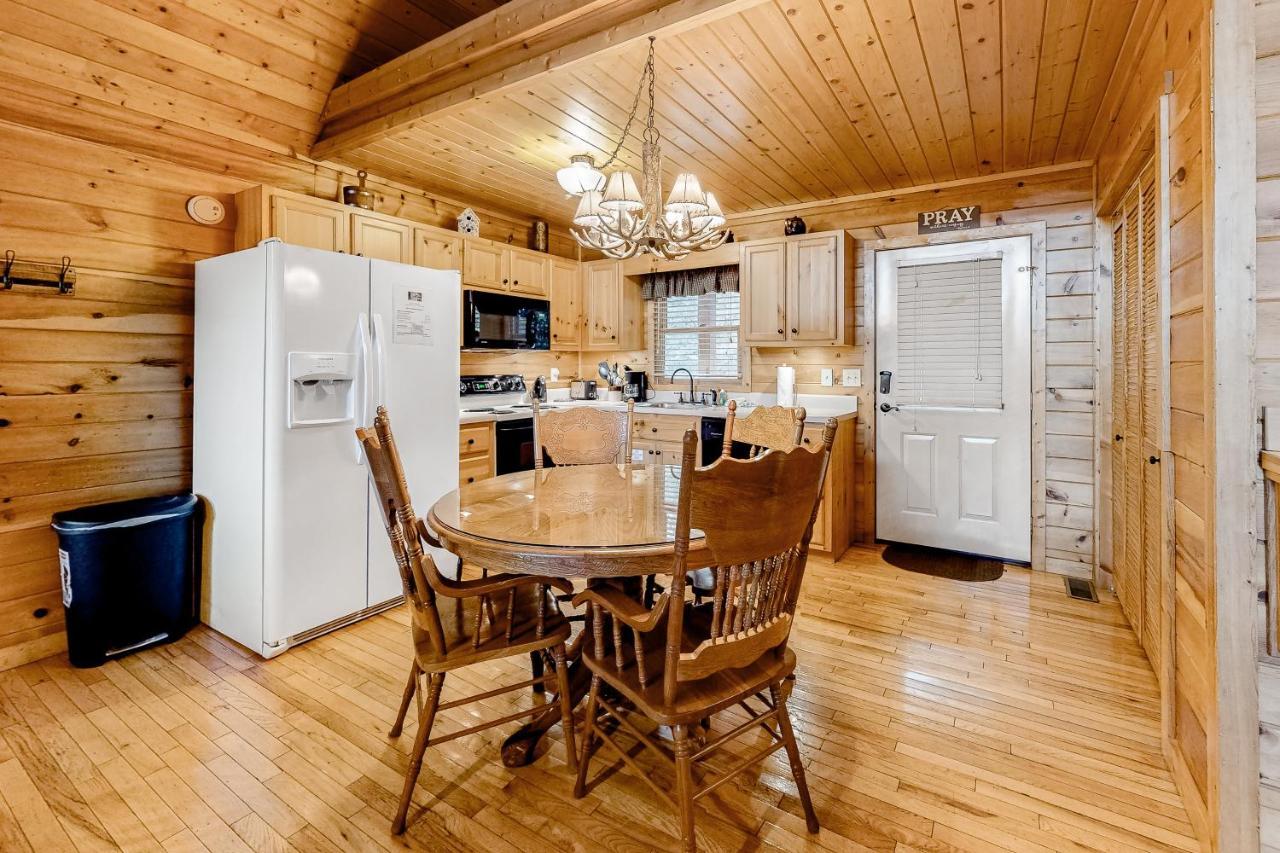 Hills Hideaway Villa Sevierville Bagian luar foto